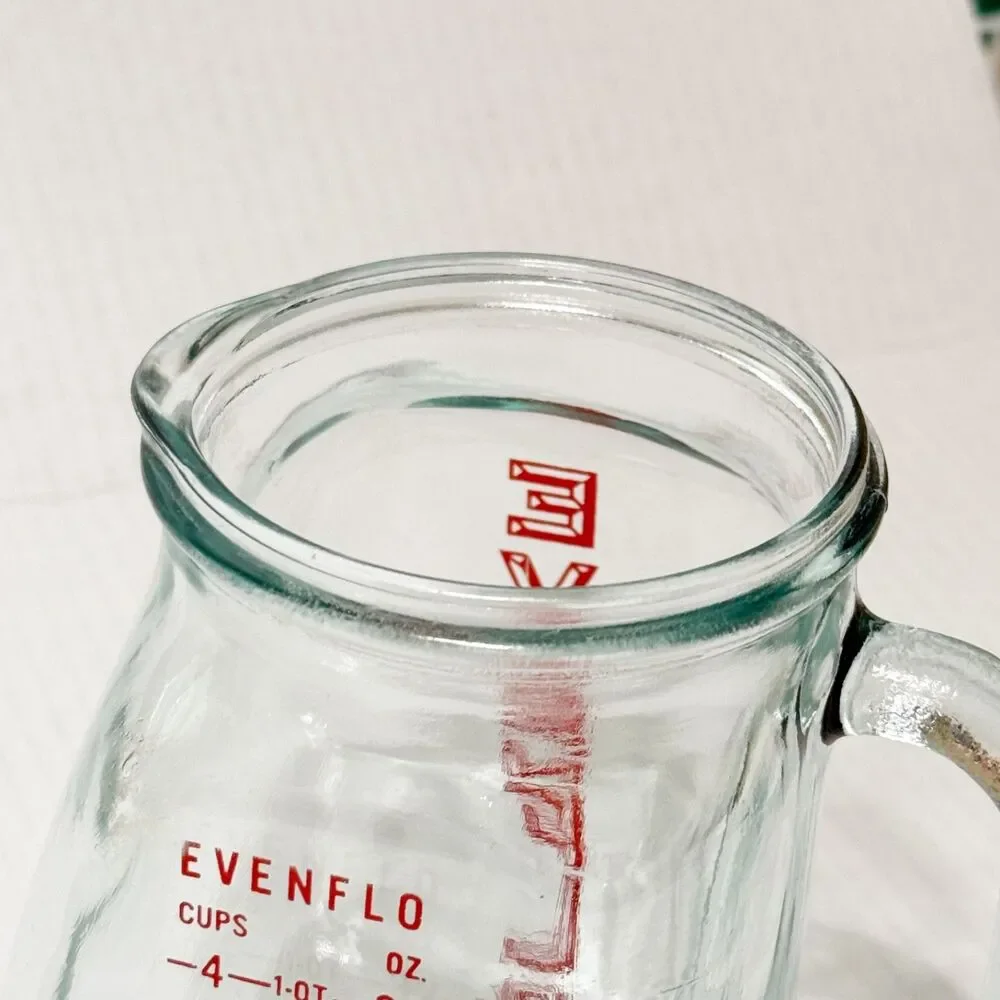 EVENFLO 1950s Vtg Glass Measuring Pitcher 4 Cup 32 oz. Red Measurement Marks